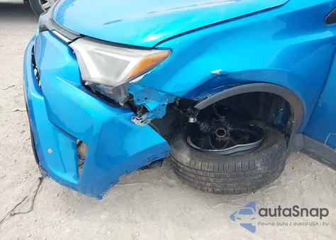 2017 Toyota Rav4 Xle z USA, uszkodzony, nr VIN 2T3RFREV8HW646845